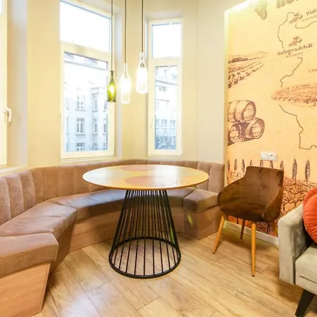 Apartment 1 Bedroom Wine Journey