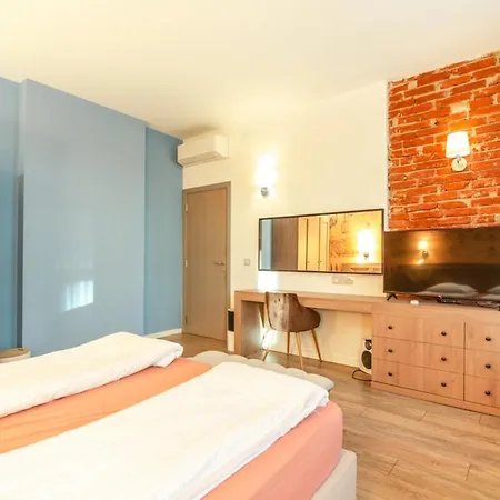 1 Bedroom Wine Journey Апартаменты София