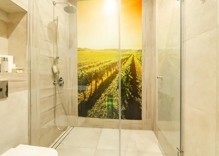 1 Bedroom Wine Journey Апартаменты *